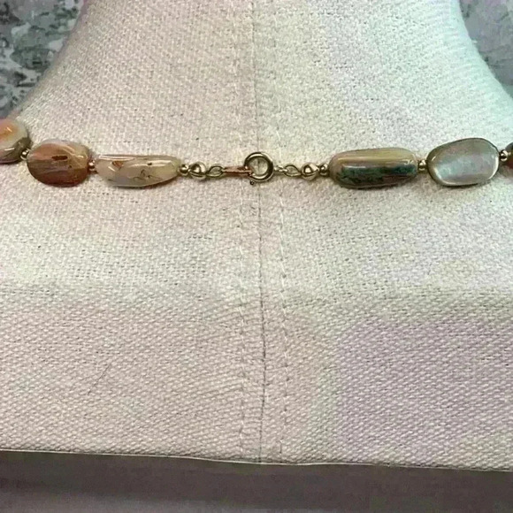 Sea Shell Abalone Necklace - Picture 3 of 4